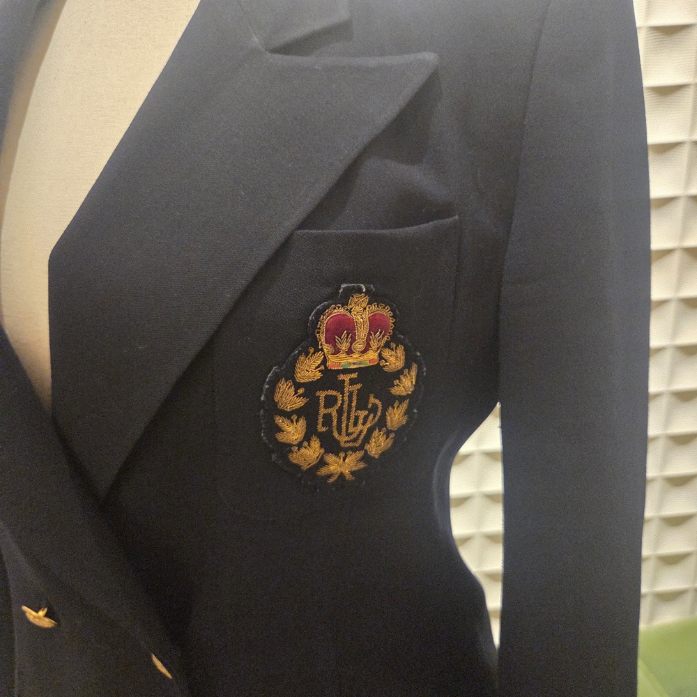 Vintage Lauren Ralph Lauren Navy Wool Double-Breasted Blazer + Embroidered Crest - Picture 2 of 13